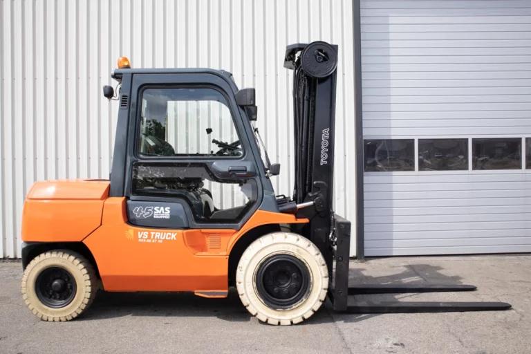 used toyota-02-7FD40 forklift