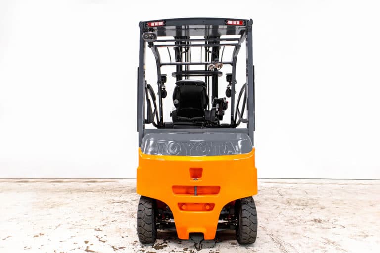 begagnad eldriven motviktstruck från toyota