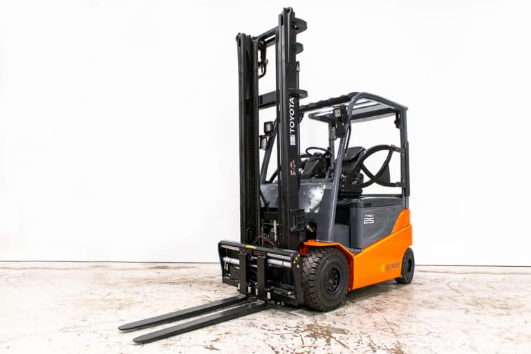 begagnad eldriven motviktstruck från toyota