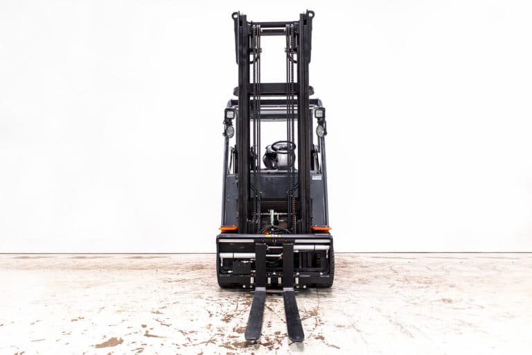 begagnad eldriven motviktstruck från toyota