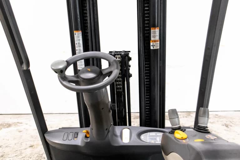 Crown SCT6020 begagnad motviktstruck hytt