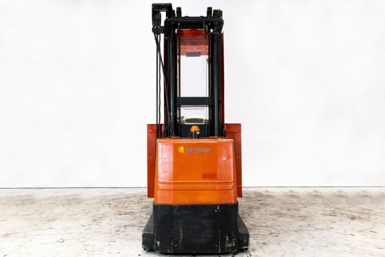 röd begagnad bt plocktruck