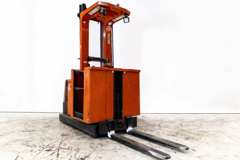 röd begagnad bt plocktruck