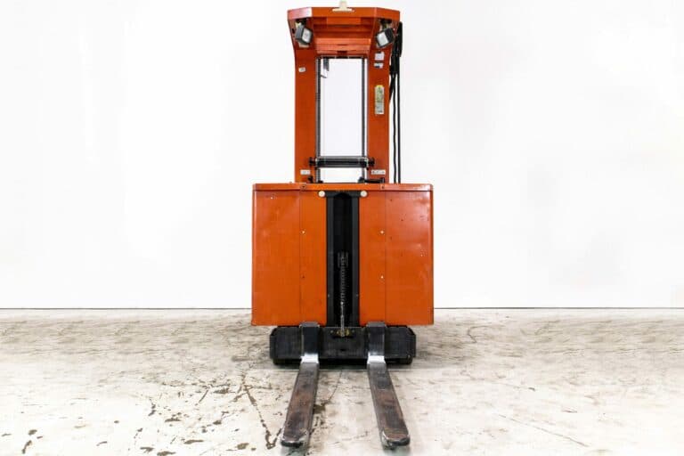 röd begagnad bt plocktruck