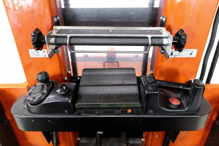 röd begagnad bt plocktruck