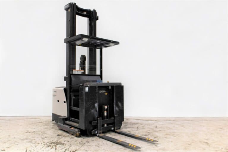 begagnad plocktruck från crown