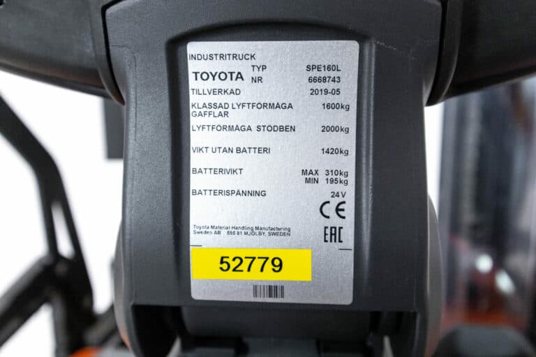 begagnad höglyftande BT ledstaplare med ståplatta