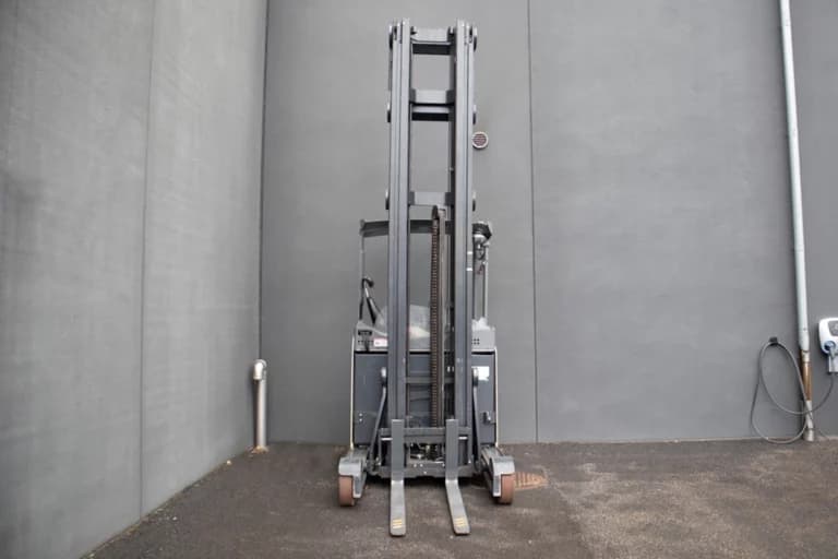 begagnad skjutstativtruck crown esr framifrån