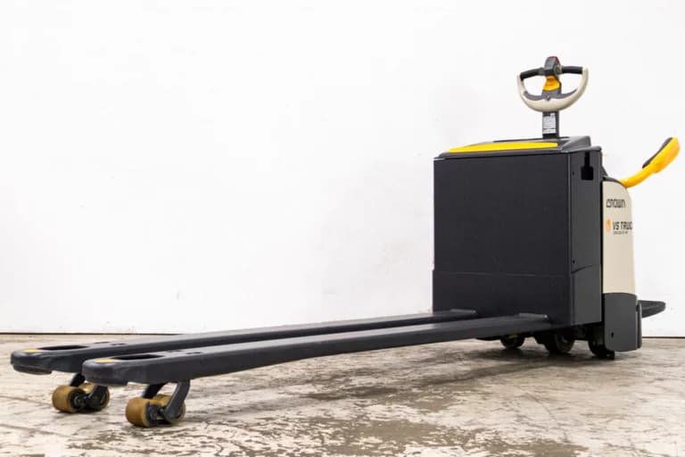 Begagnad låglyftare från Crown med initiallyft