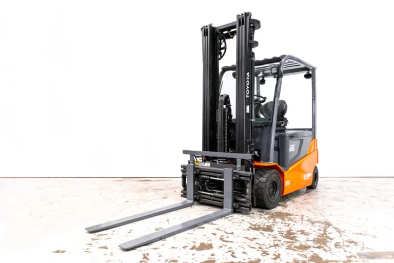 Toytota Traigo 8FBMT25 motviktstruck med frilyft