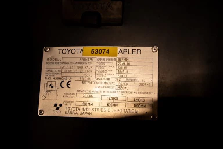 53074 Toytota Traigo 8FBMT25 begagnad motviktstruck