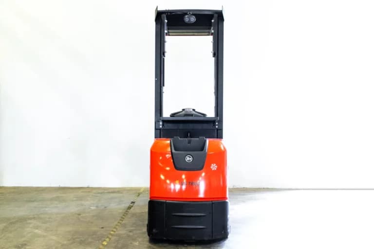 begagnad bt ome100n plocktruck sedd bakifrån