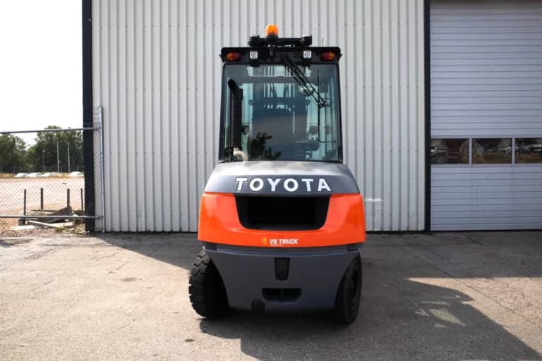 53085 begagnad Toyota 42-7FDA50 sedd bakifrån