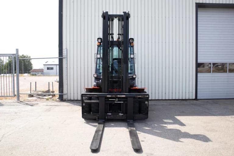 53085 begagnad Toyota 42-7FDA50 framifrån