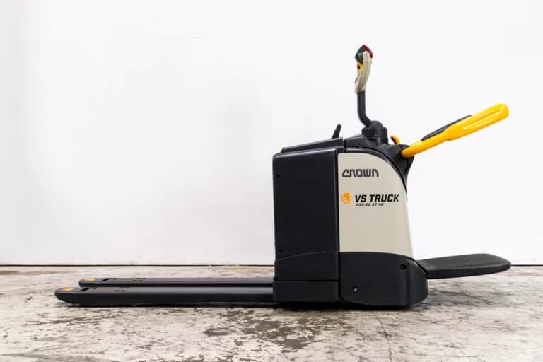 53088 Crown WT3040 begagnad låglyftare