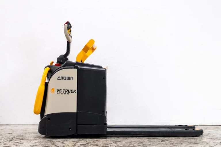 Crown WT3040-E låglyftare sedd från sidan