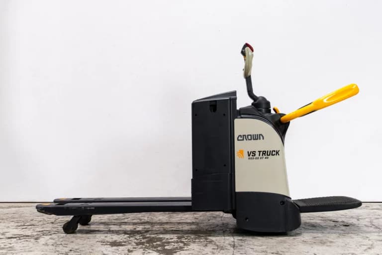 Crown wt3040 begagnad låglyftare med initiallyft