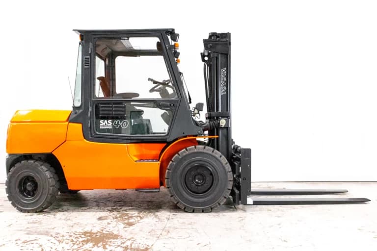 Toyota Tonero 8FBMT35 begagnad motviktstruck