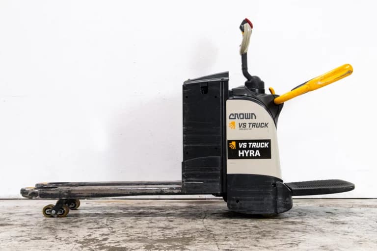 53177 begagnad crown dt 3040