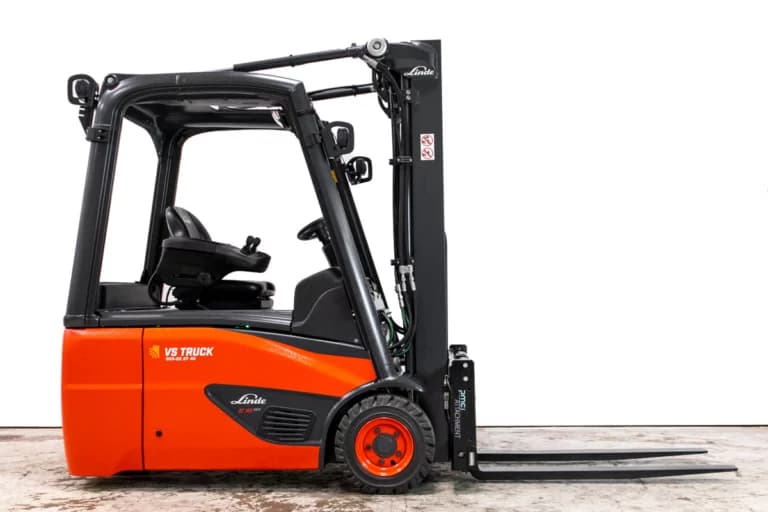 53209 Linde E16 ny motviktstruck sedd från sidan