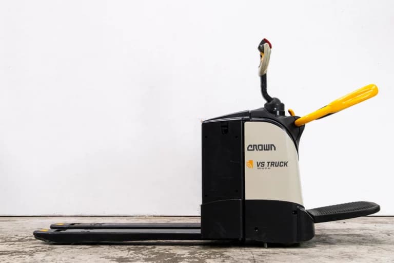 414 crown wt3040 begagnad laglyftare