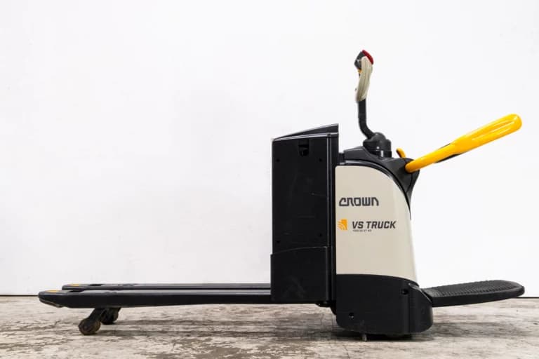 414 crown wt3040 begagnad laglyftare