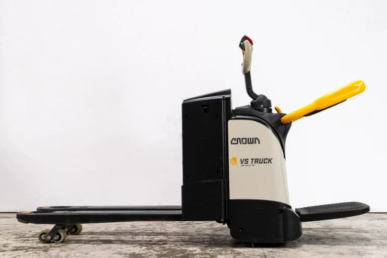 Låglyftare med initiallyft från Crown