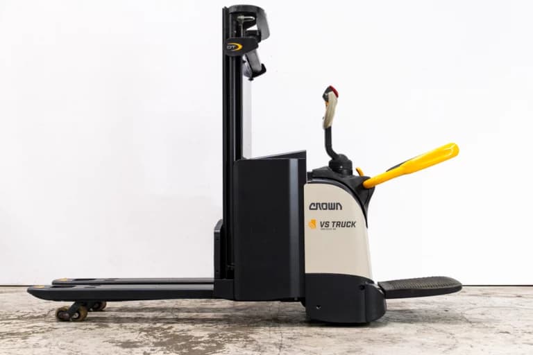 Crown dt3040 begagnad ledstaplare med initialyft