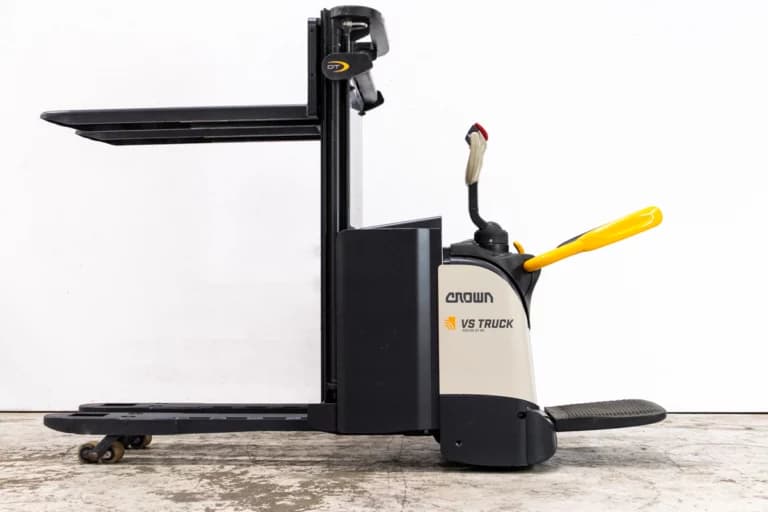 Crown dt3040 begagnad ledstaplare med frilyft