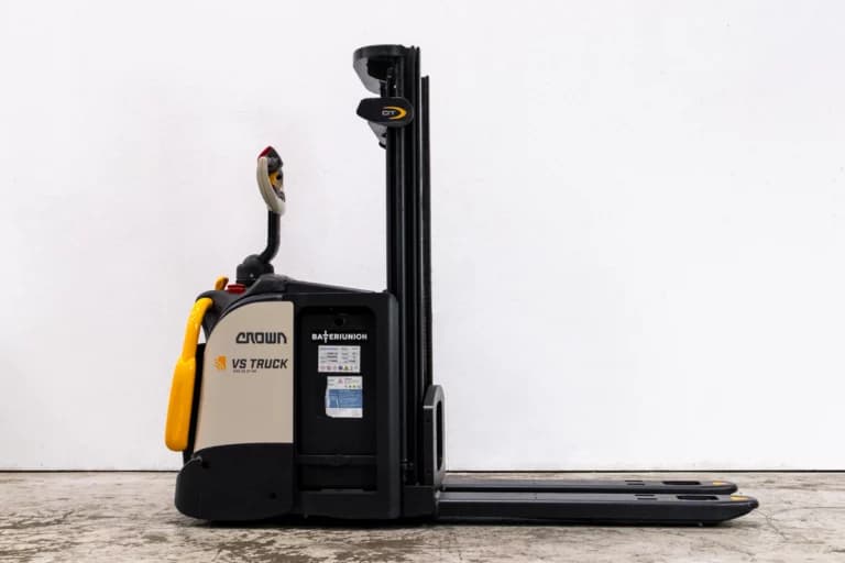 Crown dt3040 begagnad ledstaplare med initialyft