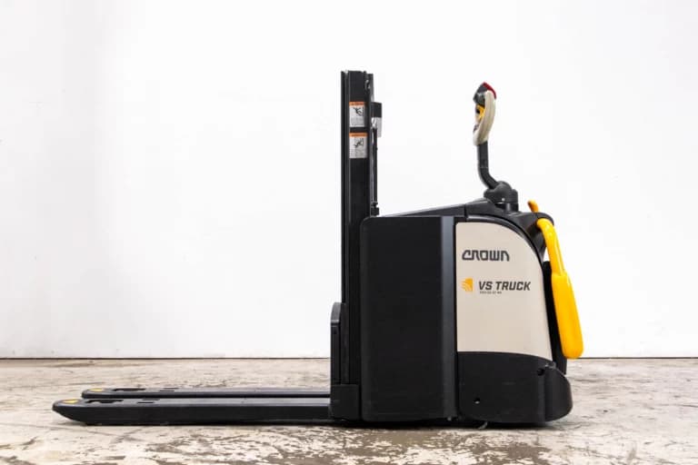 crown dt3040-e begagnad ledstaplare sedd från sidan