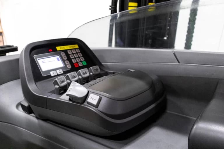 BT RRE200 begagnad skjutstativtruck display