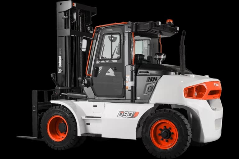 Bobcat D90S-9 Dieselmotviktstruck sedd snett bakifrån