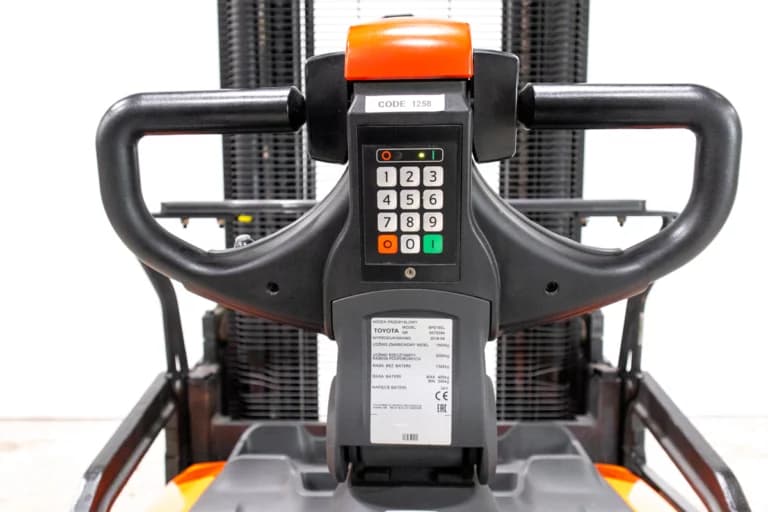 Toyota spe160 begagnad ledstaplare