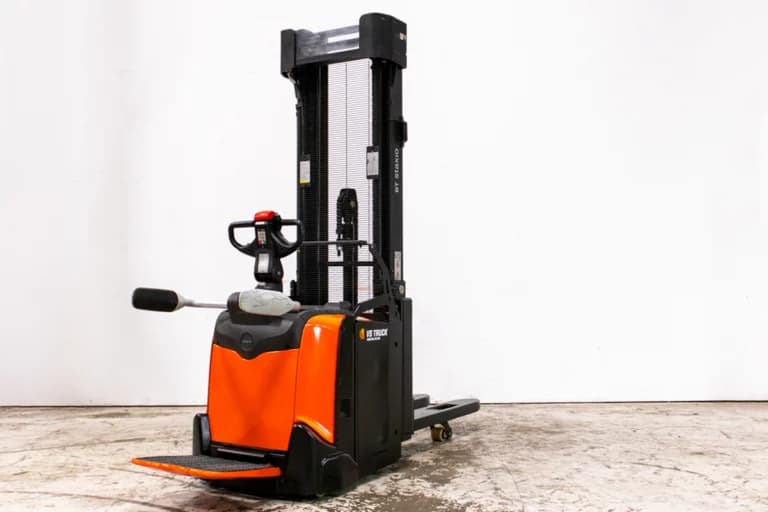 Toyota spe160 begagnad ledstaplare med initiallyft